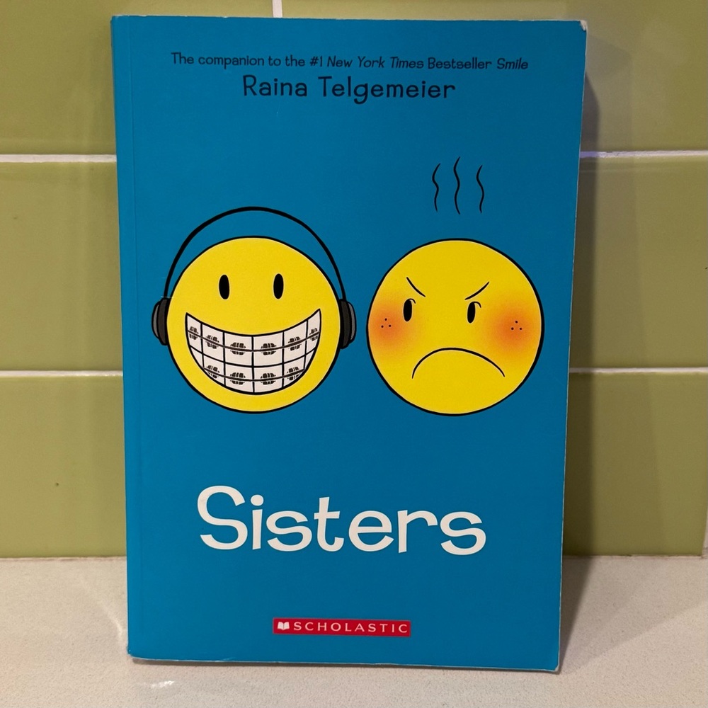 Sisters by Raina Telgemeier Book (2014)
